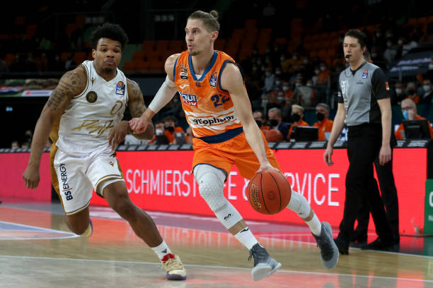 他平均每场 他平均每场