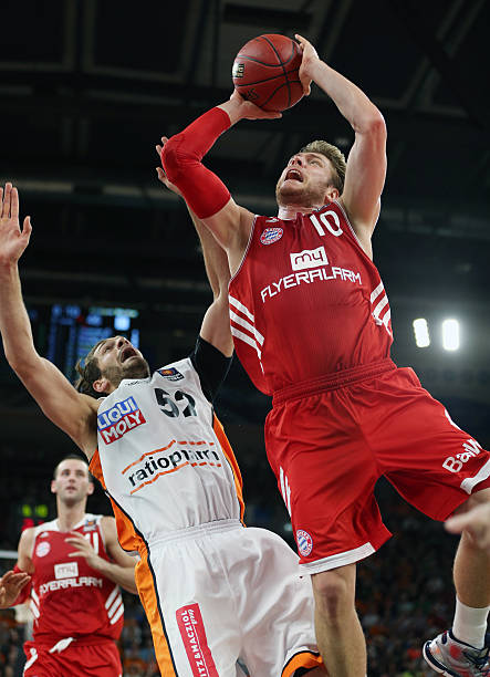 教练更迭往 教练更迭往