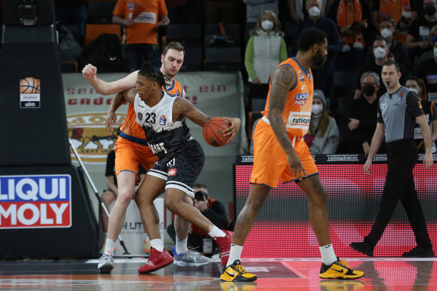 的差距已缩 的差距已缩